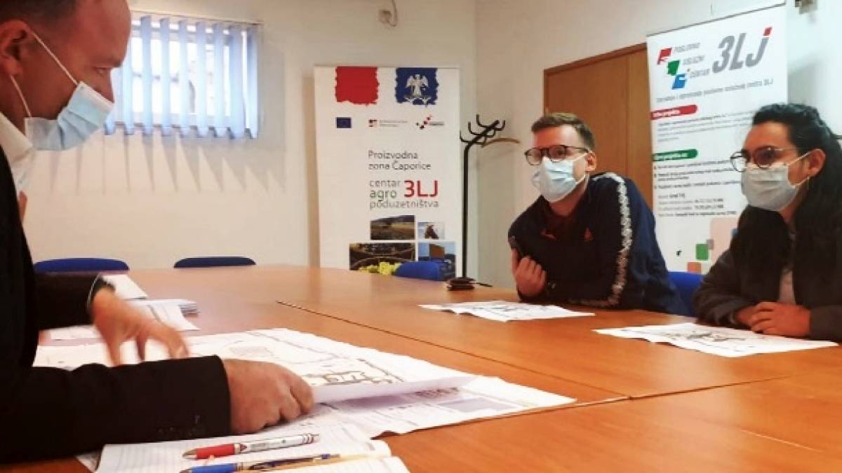 Sastanak gradonačelnika s predstavnicima inicijative &ldquo;STOP betonizaciji gradskog parka Trilj&rdquo;