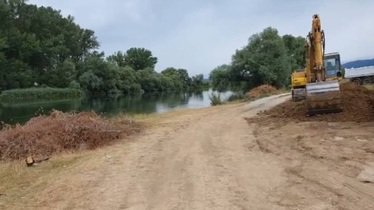Uređenje plaže na Cetini 'Drinić Veliki'